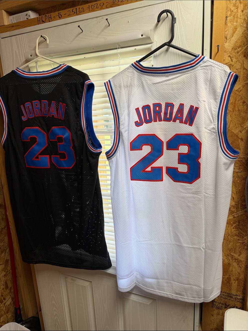 1-Jordan 23 Mesh Basketball Jersey -White or Black.. XXXL..sleepwear..(#27)